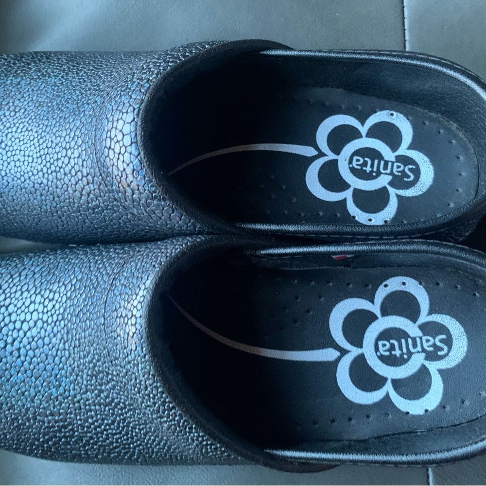 Sanita Women's Textured Gray Clogs